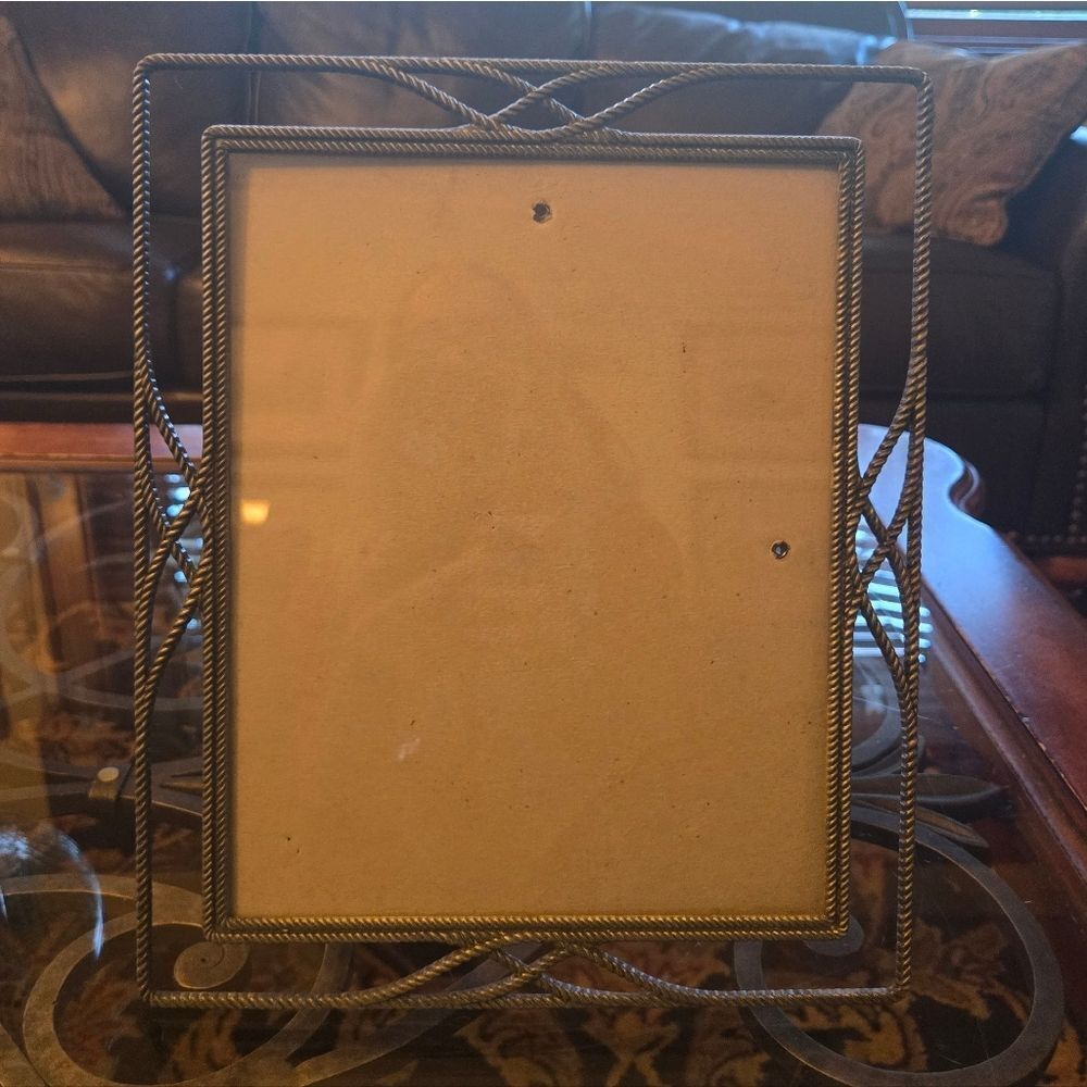 Elegant Black Metal Picture Frame 10 X 8 - Picture 3 of 5